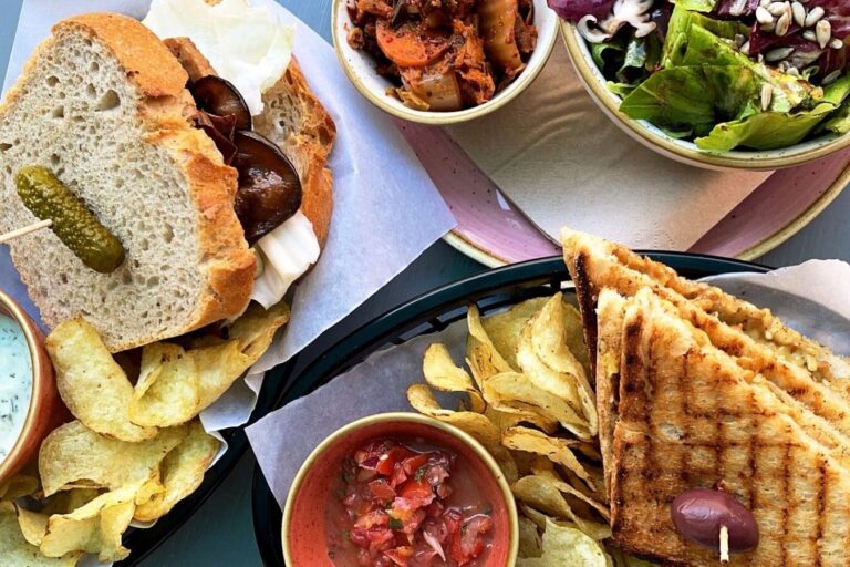 Restaurant Gutschein für CAFÉ OM NOM NOM